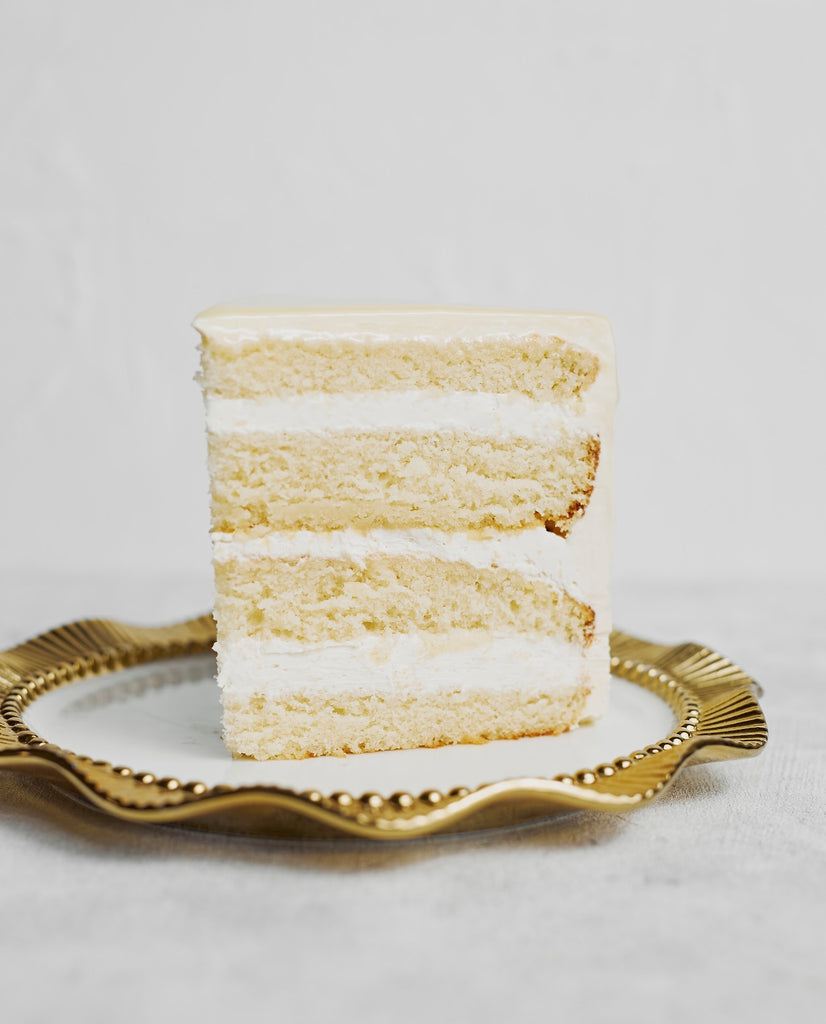Vanilla Cake with White Chocolate Ganache