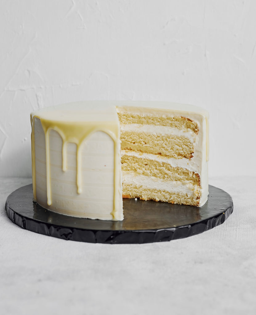 Vanilla Cake with White Chocolate Ganache
