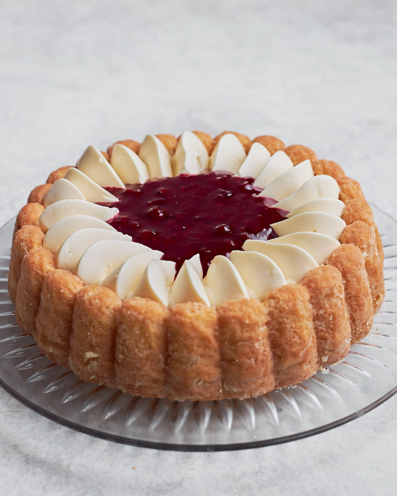 Vanilla and Berry Compote Bundt Cake