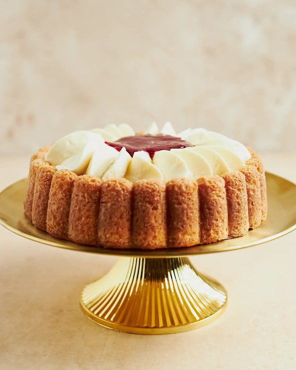 Vanilla Bundt cake with berry compote